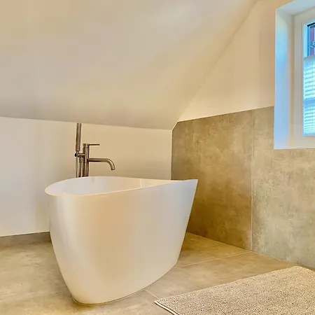 Snug Stays: Moderne Mit Garten Zentral Aber Ruhig 400m Zum Ammersee *