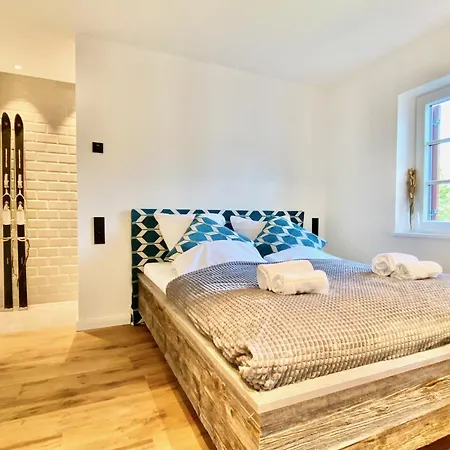 Holiday home Snug Stays: Moderne Mit Garten Zentral Aber Ruhig 400m Zum Ammersee *